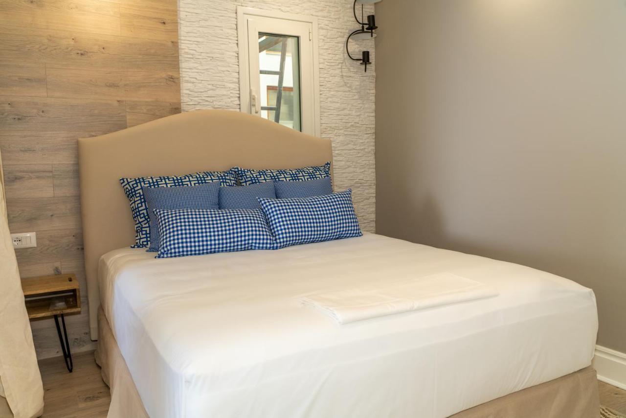 Limani Luxury Apartments Beachfront Sarande Ngoại thất bức ảnh