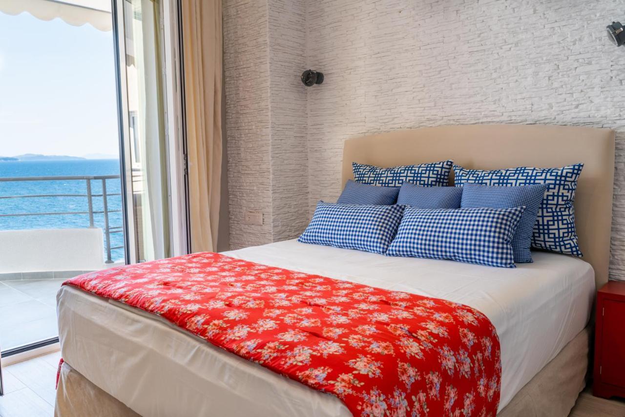 Limani Luxury Apartments Beachfront Sarande Ngoại thất bức ảnh