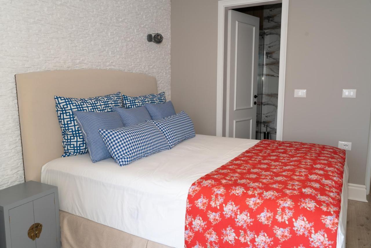 Limani Luxury Apartments Beachfront Sarande Ngoại thất bức ảnh